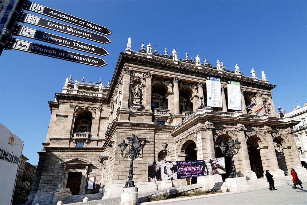 Apartments Opera Budapest Esterno foto